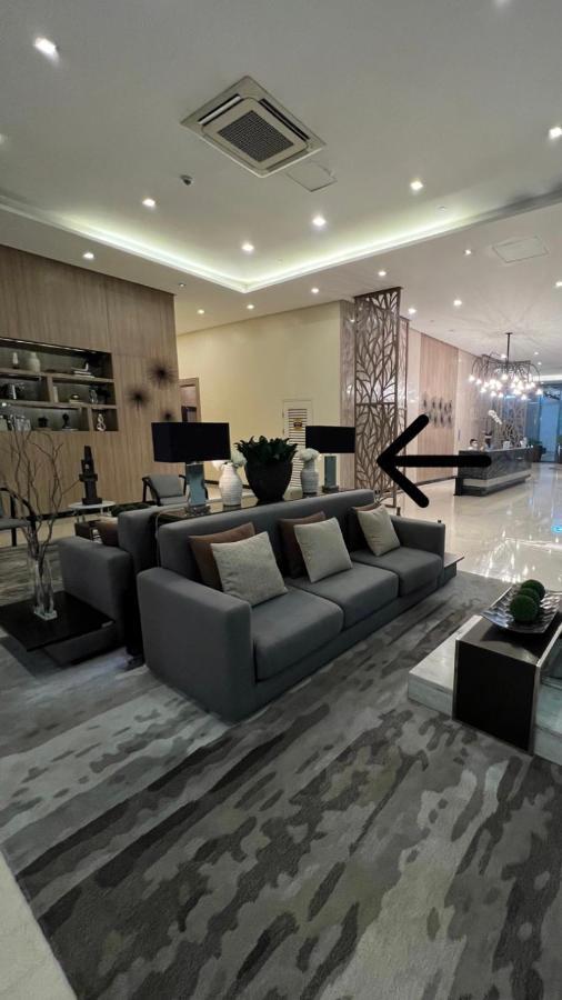La Palazzo - Across Uptown Mall & Grand Hyatt Bgc Taguig Eksteriør bilde