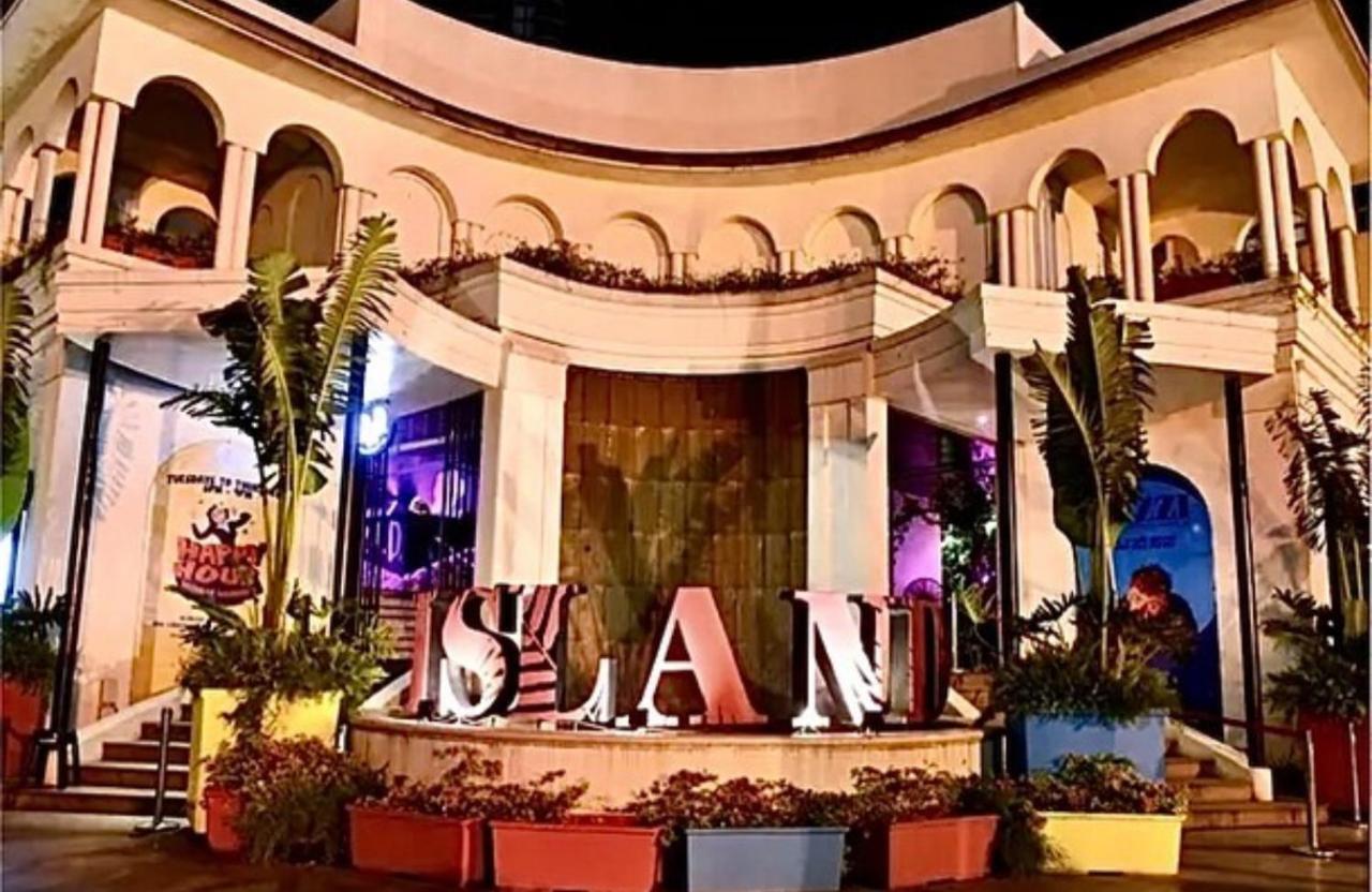 La Palazzo - Across Uptown Mall & Grand Hyatt Bgc Taguig Eksteriør bilde