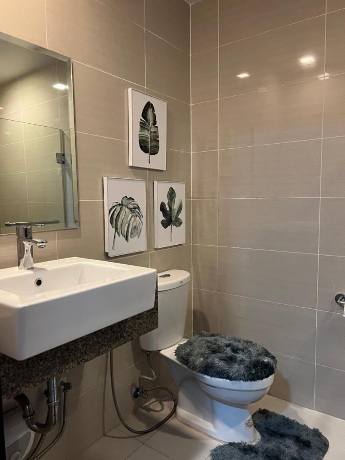 La Palazzo - Across Uptown Mall & Grand Hyatt Bgc Taguig Eksteriør bilde