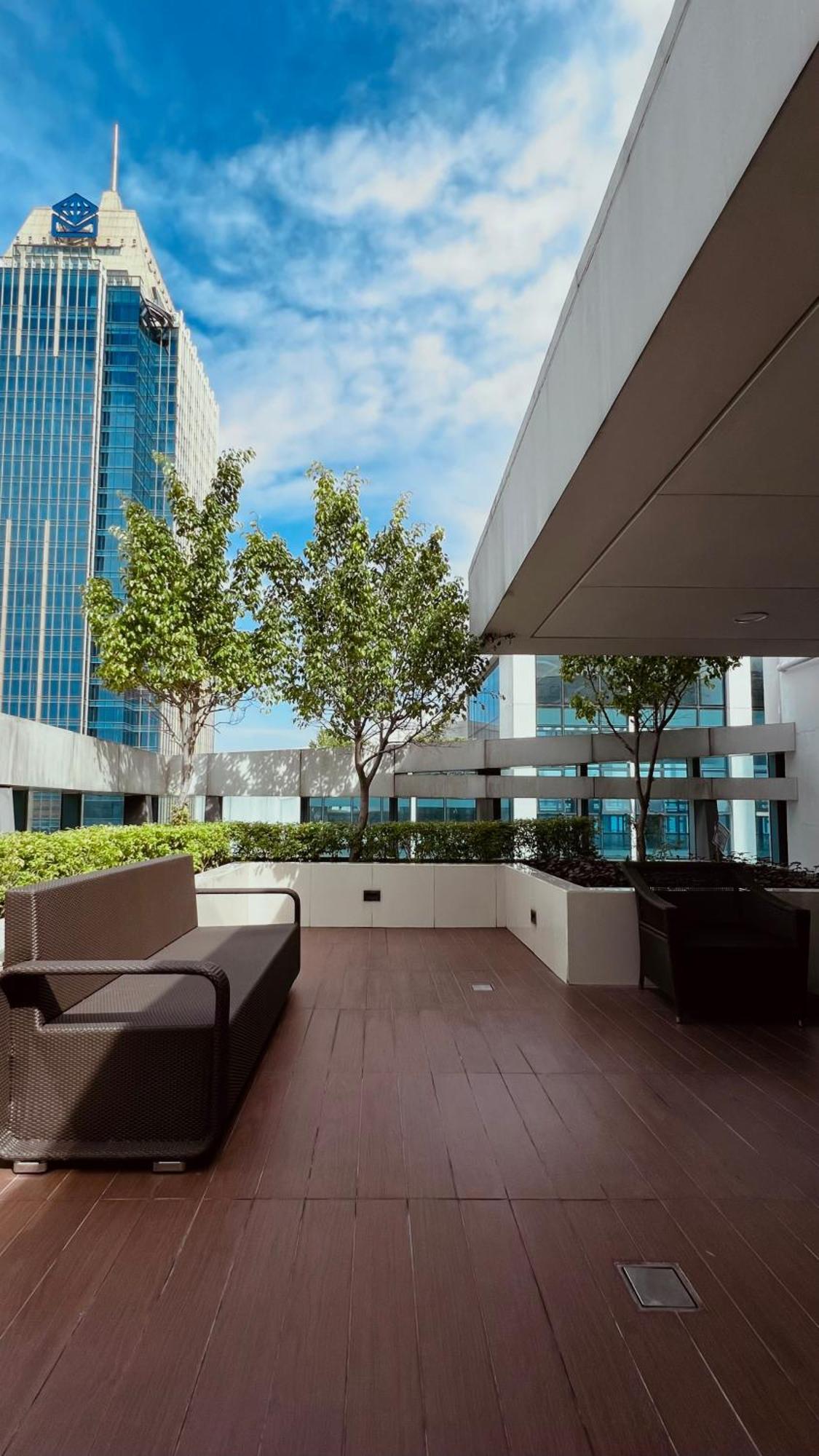 La Palazzo - Across Uptown Mall & Grand Hyatt Bgc Taguig Eksteriør bilde