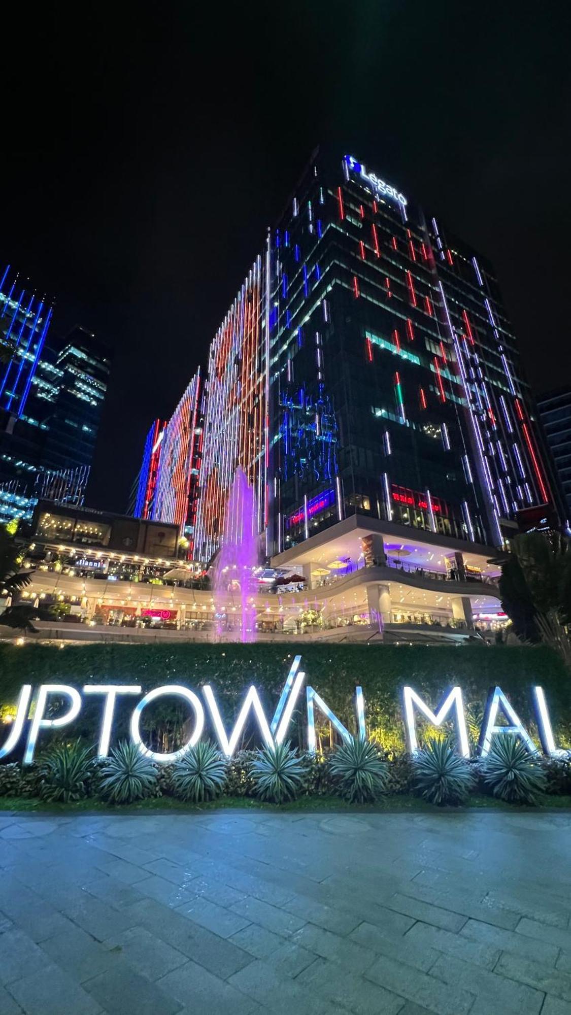 La Palazzo - Across Uptown Mall & Grand Hyatt Bgc Taguig Eksteriør bilde